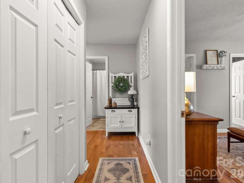 1478 Farmington Hills Drive, Conover, NC 28613.  MLS# CAR4366967, YatesRealty ID 10695. 