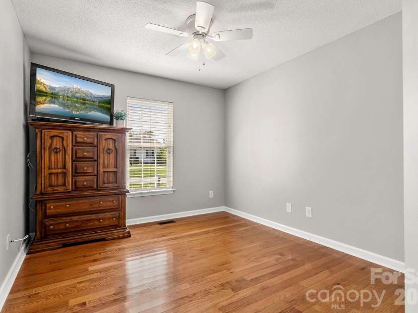 1478 Farmington Hills Drive, Conover, NC 28613.  MLS# CAR4366967, YatesRealty ID 10695. 