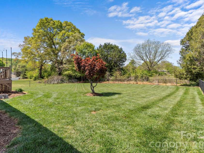 1478 Farmington Hills Drive, Conover, NC 28613.  MLS# CAR4366967, YatesRealty ID 10695. 