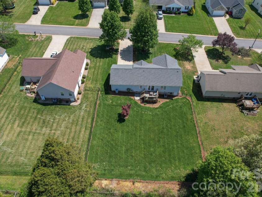1478 Farmington Hills Drive, Conover, NC 28613.  MLS# CAR4366967, YatesRealty ID 10695. 