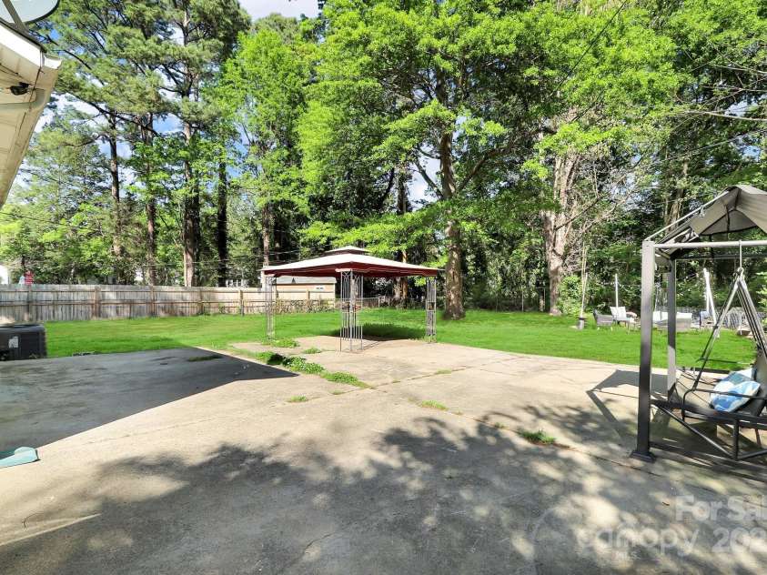 908 Dogwood Drive, Gastonia, NC 28054.  MLS# CAR4227211, YatesRealty ID 10695. 