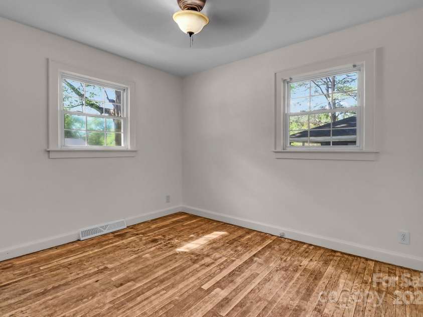 908 Dogwood Drive, Gastonia, NC 28054.  MLS# CAR4227211, YatesRealty ID 10695. 