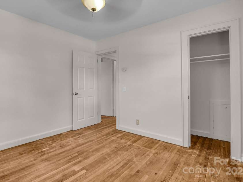 908 Dogwood Drive, Gastonia, NC 28054.  MLS# CAR4227211, YatesRealty ID 10695. 