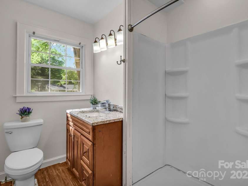 908 Dogwood Drive, Gastonia, NC 28054.  MLS# CAR4227211, YatesRealty ID 10695. 