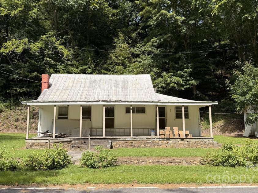 851 Lower Shut In Road, Hot Springs, NC 28743.  MLS# CAR4289186, YatesRealty ID 10696. 