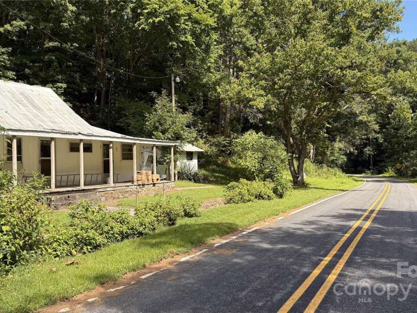 851 Lower Shut In Road, Hot Springs, NC 28743.  MLS# CAR4289186, YatesRealty ID 10696. 