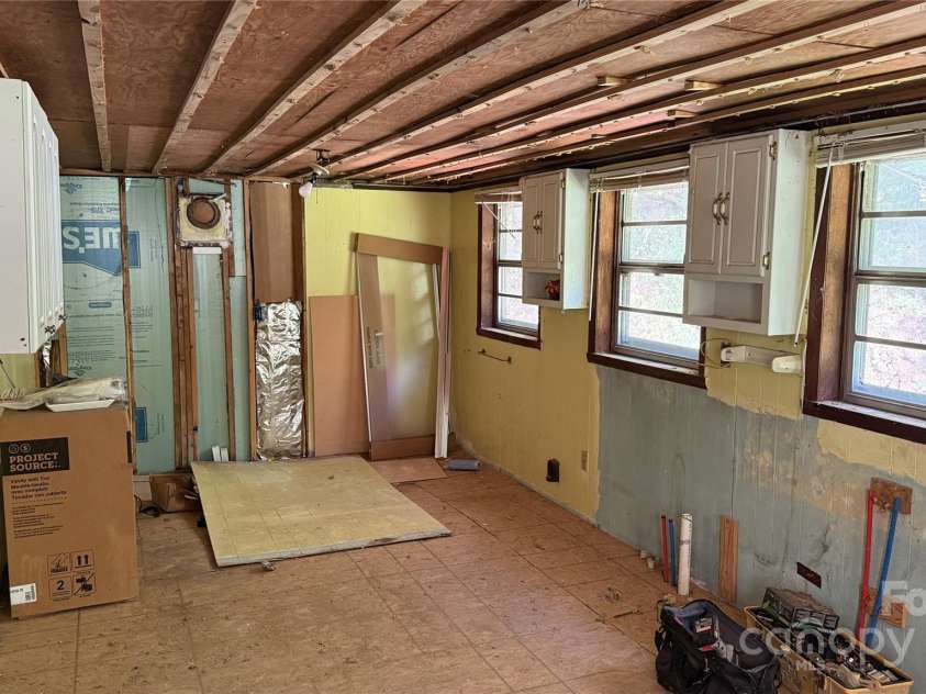 851 Lower Shut In Road, Hot Springs, NC 28743.  MLS# CAR4289186, YatesRealty ID 10696. 