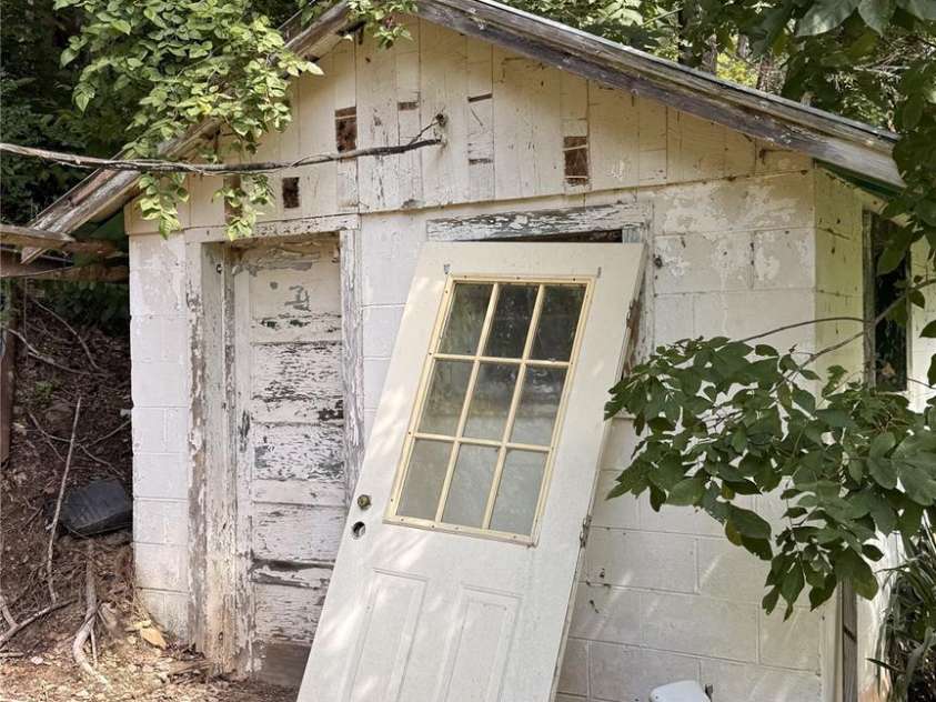 851 Lower Shut In Road, Hot Springs, NC 28743.  MLS# CAR4289186, YatesRealty ID 10696. 