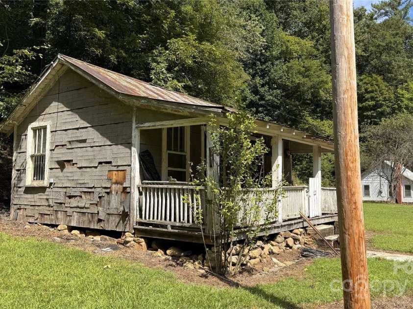 851 Lower Shut In Road, Hot Springs, NC 28743.  MLS# CAR4289186, YatesRealty ID 10696. 