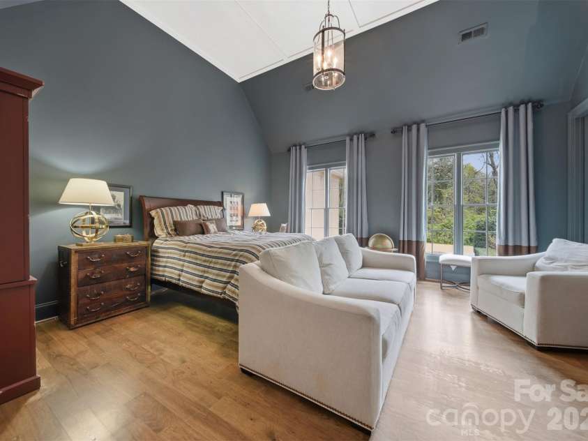 834 9th Avenue, Hickory, NC 28601.  MLS# CAR4366264, YatesRealty ID 10697. 2nd level bedroom