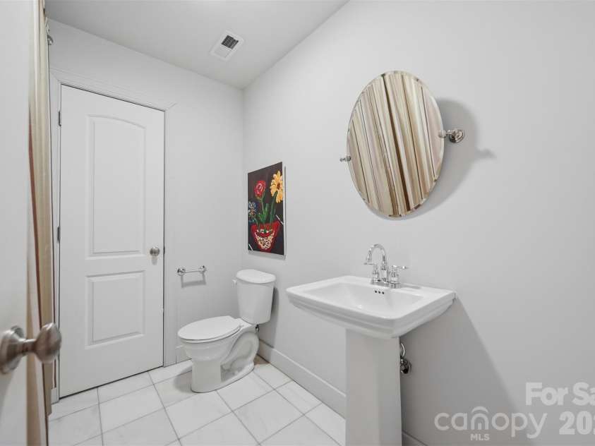 834 9th Avenue, Hickory, NC 28601.  MLS# CAR4366264, YatesRealty ID 10697. 3rd level full bath and WIC
