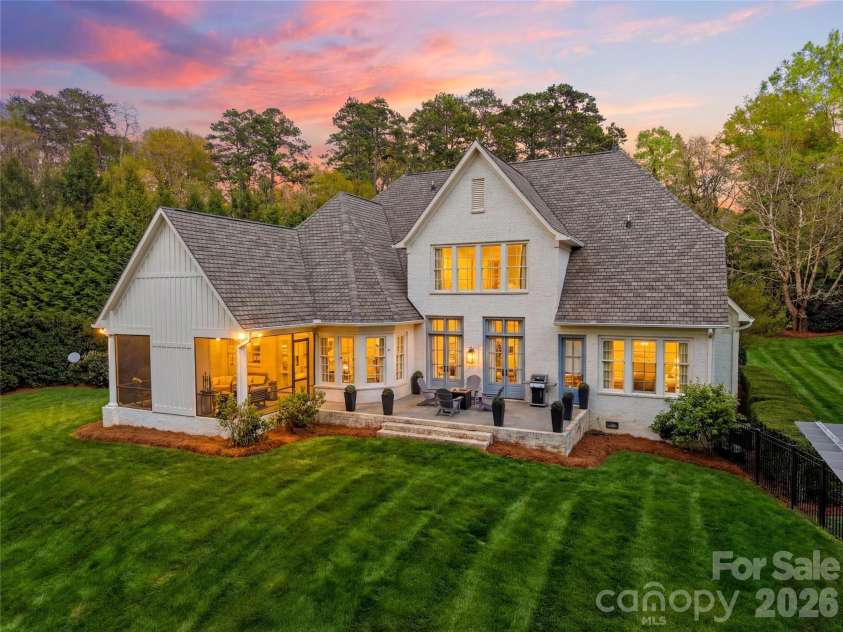 834 9th Avenue, Hickory, NC 28601.  MLS# CAR4366264, YatesRealty ID 10697. 