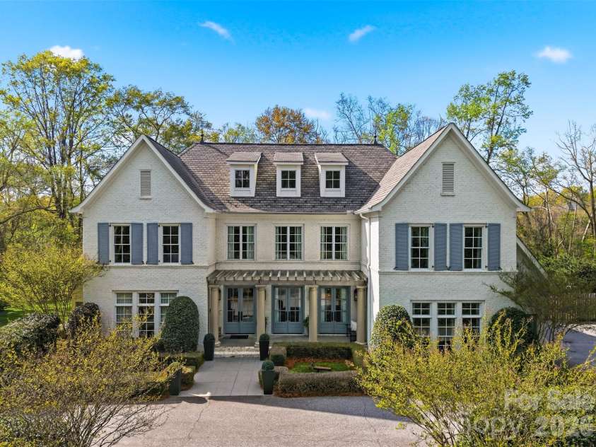 834 9th Avenue, Hickory, NC 28601.  MLS# CAR4366264, YatesRealty ID 10697. 
