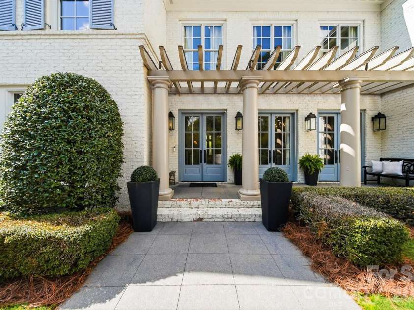 834 9th Avenue, Hickory, NC 28601.  MLS# CAR4366264, YatesRealty ID 10697. 
