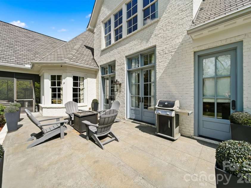 834 9th Avenue, Hickory, NC 28601.  MLS# CAR4366264, YatesRealty ID 10697. 