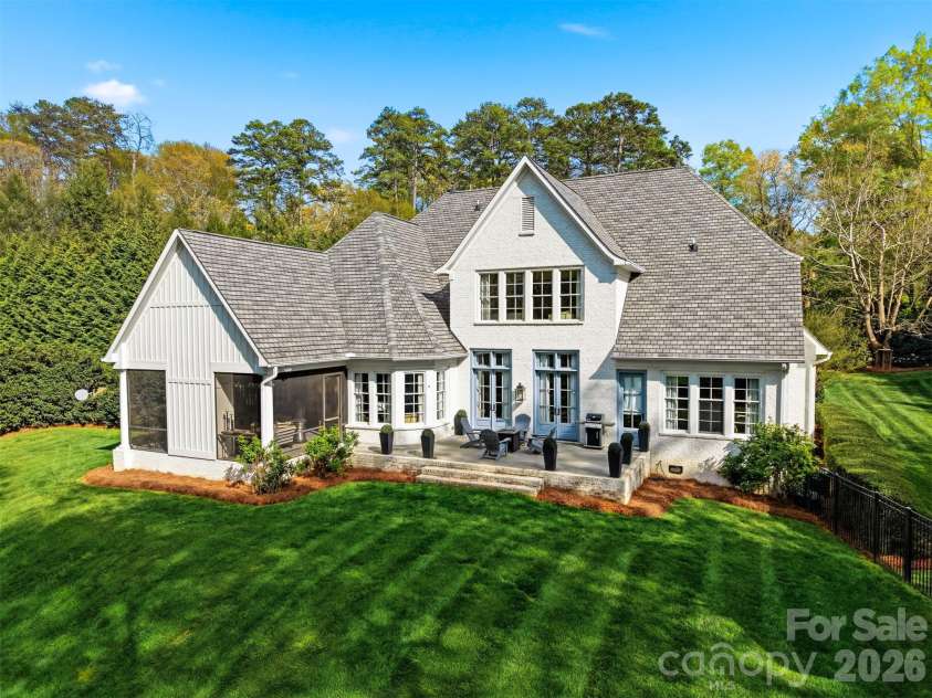 834 9th Avenue, Hickory, NC 28601.  MLS# CAR4366264, YatesRealty ID 10697. Back area
