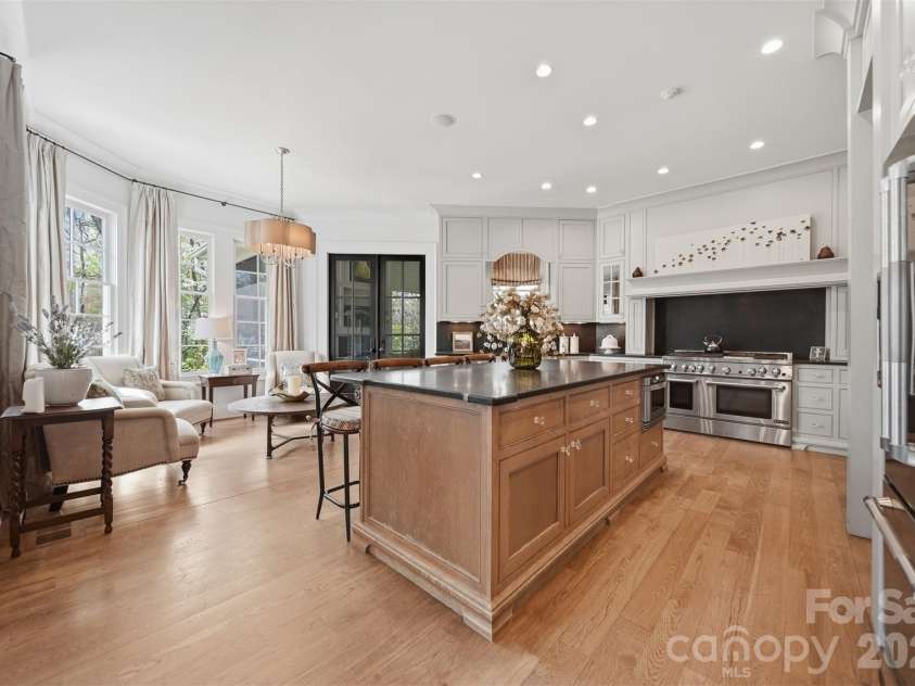 834 9th Avenue, Hickory, NC 28601.  MLS# CAR4366264, YatesRealty ID 10697. Gourmet Kitchen