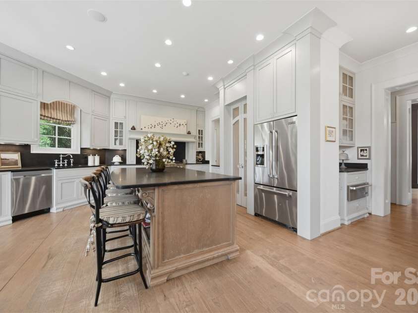 834 9th Avenue, Hickory, NC 28601.  MLS# CAR4366264, YatesRealty ID 10697. Kitchen