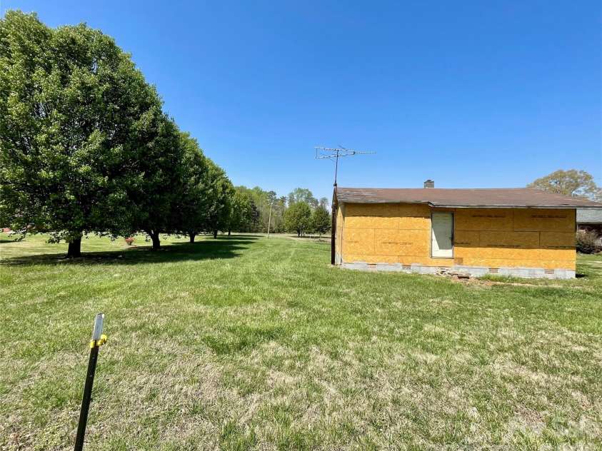 119 Z A Hunter Road, Bessemer City, NC 28016.  MLS# CAR4359704, YatesRealty ID 10698. 