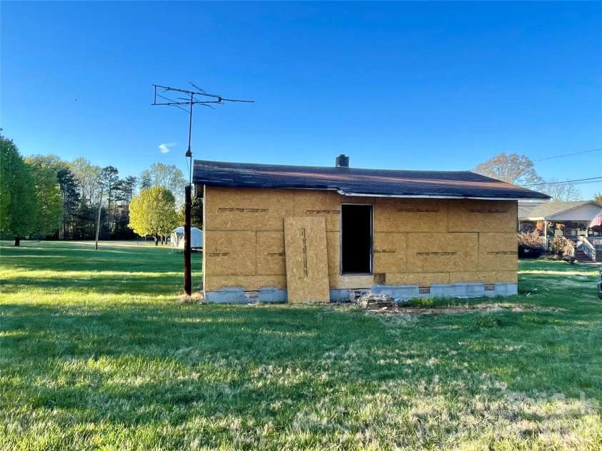 119 Z A Hunter Road, Bessemer City, NC 28016.  MLS# CAR4359704, YatesRealty ID 10698. 