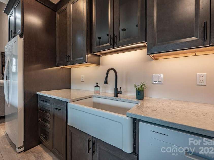 176 Snow Mountain Lane, Banner Elk, NC 28604.  MLS# CAR4248903, YatesRealty ID 10699. 