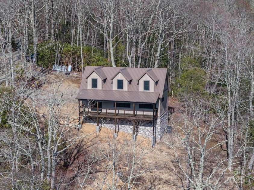 176 Snow Mountain Lane, Banner Elk, NC 28604.  MLS# CAR4248903, YatesRealty ID 10699. 