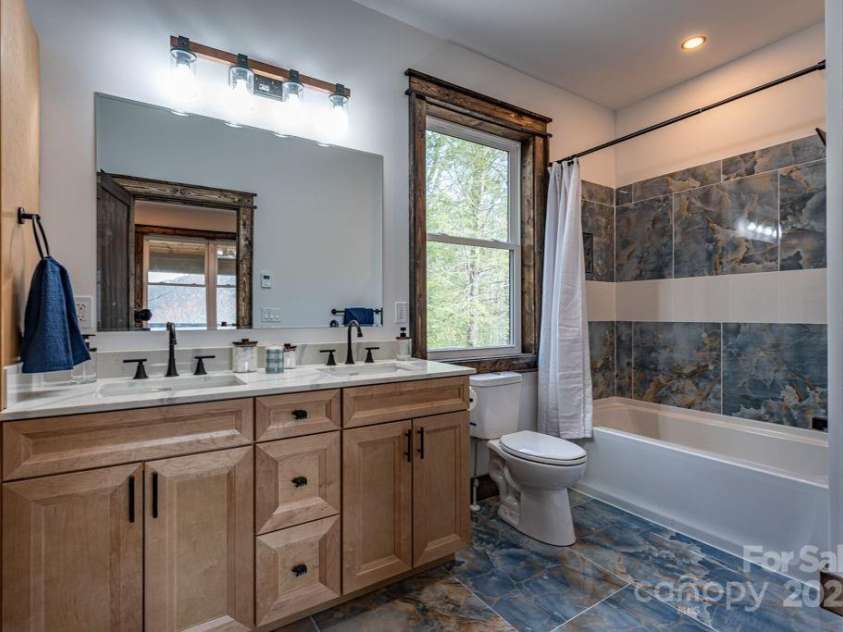 176 Snow Mountain Lane, Banner Elk, NC 28604.  MLS# CAR4248903, YatesRealty ID 10699. 