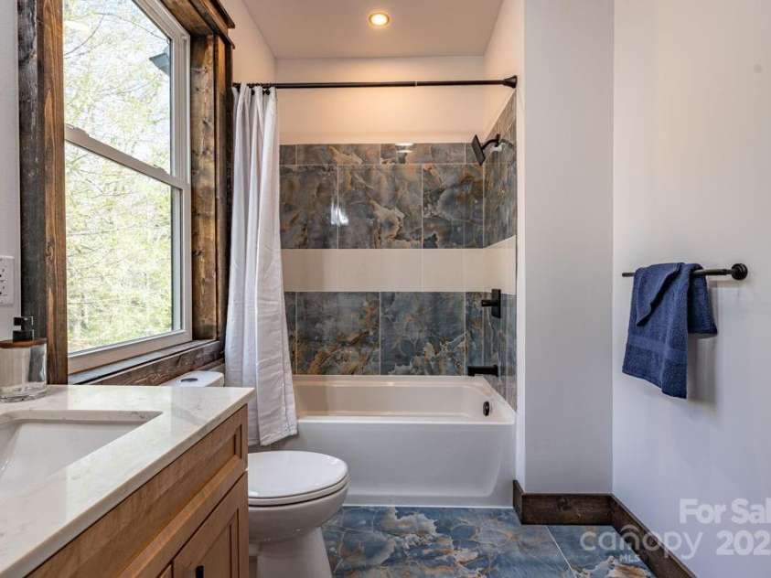 176 Snow Mountain Lane, Banner Elk, NC 28604.  MLS# CAR4248903, YatesRealty ID 10699. 