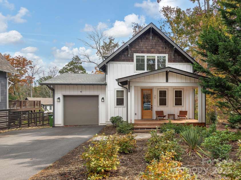 39 Cisco Road, Asheville, NC 28805.  MLS# CAR4317247, YatesRealty ID 10699. 