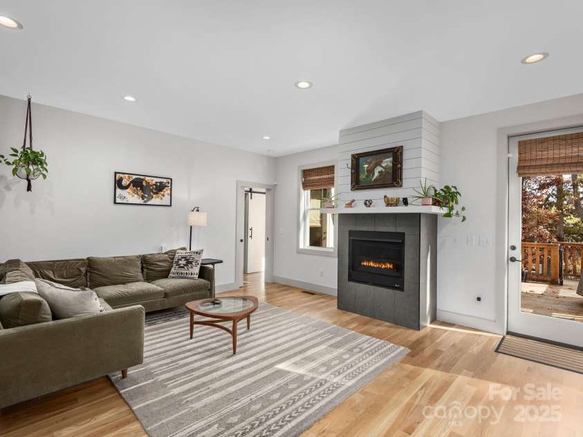 39 Cisco Road, Asheville, NC 28805.  MLS# CAR4317247, YatesRealty ID 10699. 