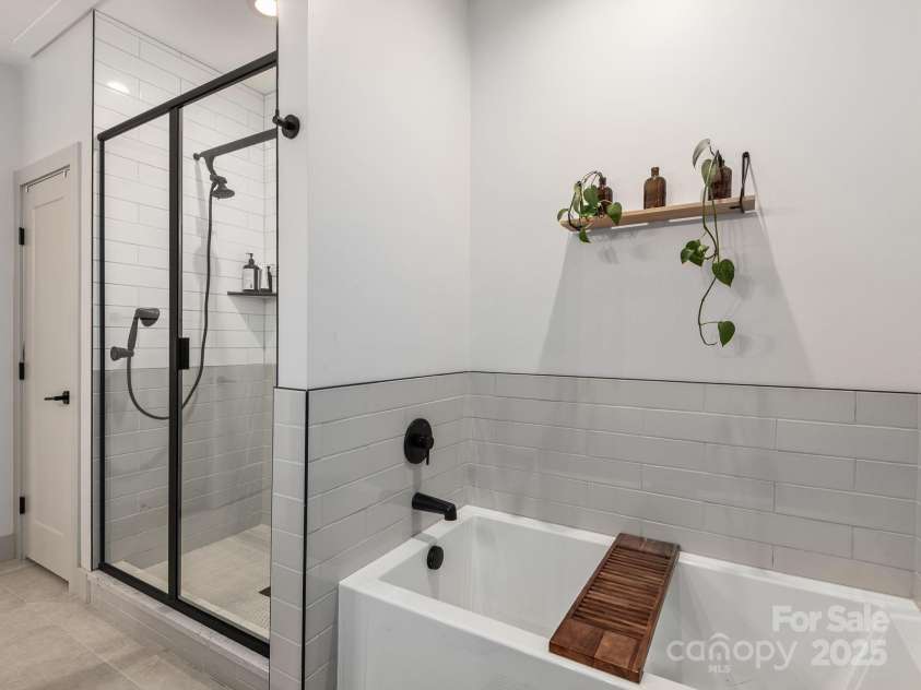 39 Cisco Road, Asheville, NC 28805.  MLS# CAR4317247, YatesRealty ID 10699. 
