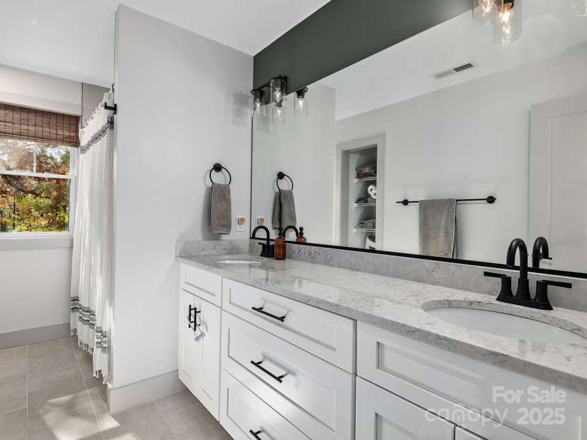 39 Cisco Road, Asheville, NC 28805.  MLS# CAR4317247, YatesRealty ID 10699. 