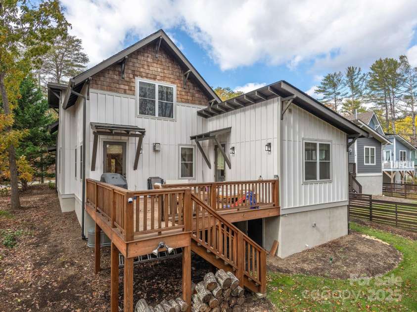 39 Cisco Road, Asheville, NC 28805.  MLS# CAR4317247, YatesRealty ID 10699. 