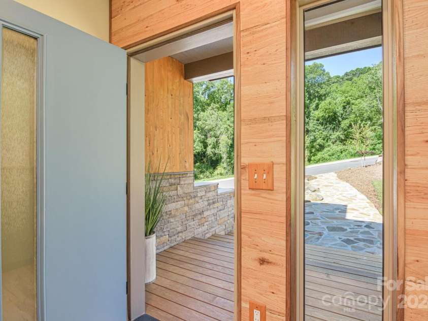 171 Abundance Run, Asheville, NC 28805.  MLS# CAR4145601, YatesRealty ID 107. 