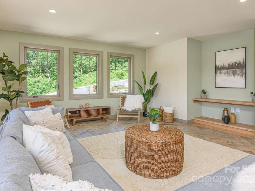 171 Abundance Run, Asheville, NC 28805.  MLS# CAR4145601, YatesRealty ID 107. 