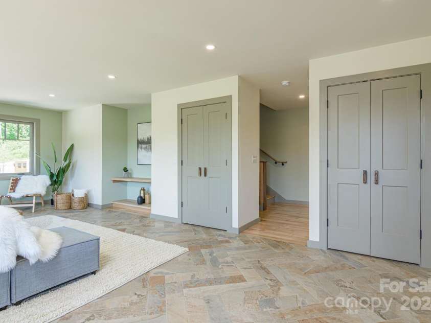 171 Abundance Run, Asheville, NC 28805.  MLS# CAR4145601, YatesRealty ID 107. 