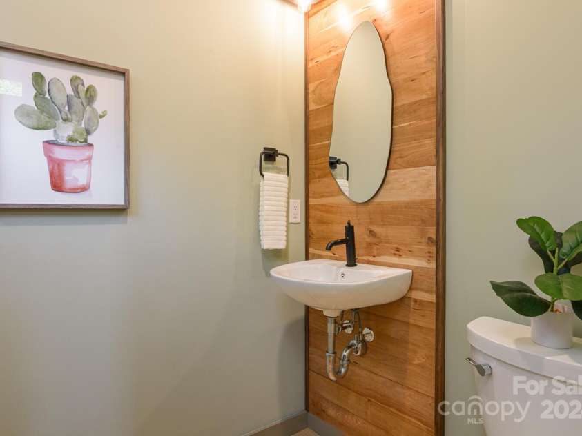 171 Abundance Run, Asheville, NC 28805.  MLS# CAR4145601, YatesRealty ID 107. 