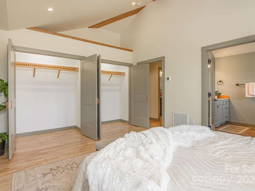 171 Abundance Run, Asheville, NC 28805.  MLS# CAR4145601, YatesRealty ID 107. 