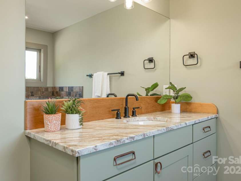 171 Abundance Run, Asheville, NC 28805.  MLS# CAR4145601, YatesRealty ID 107. 