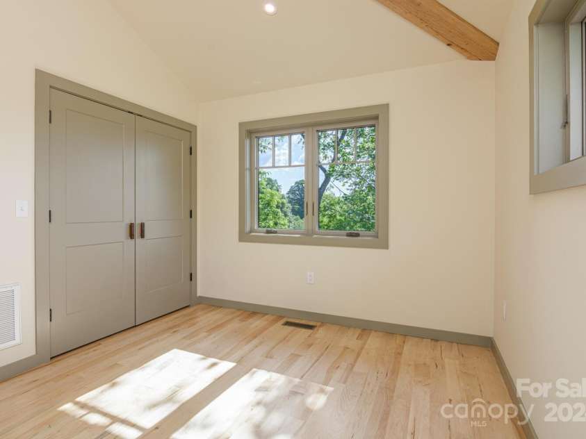 171 Abundance Run, Asheville, NC 28805.  MLS# CAR4145601, YatesRealty ID 107. 