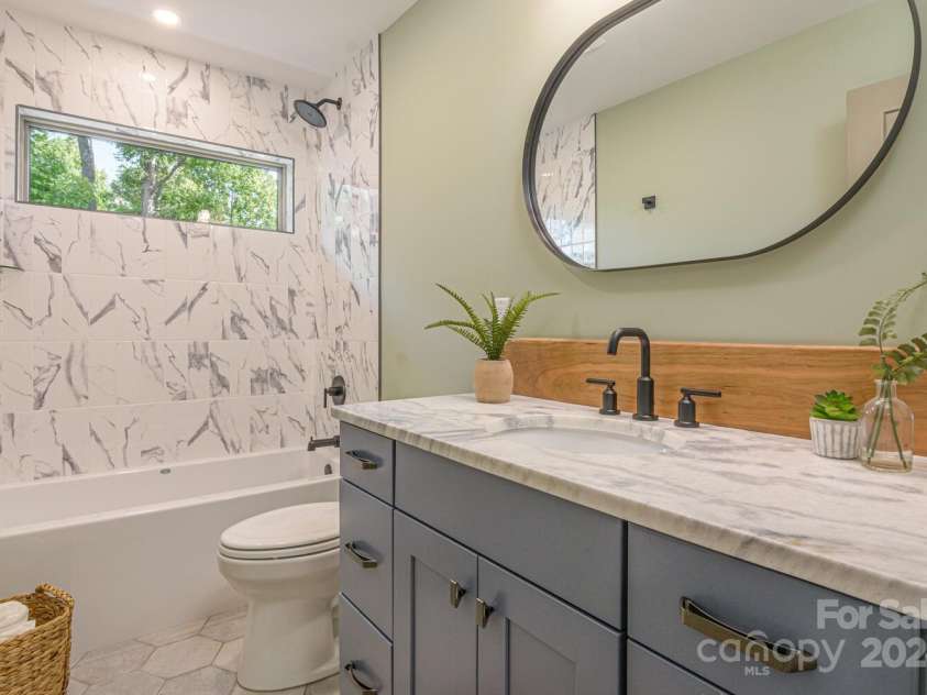 171 Abundance Run, Asheville, NC 28805.  MLS# CAR4145601, YatesRealty ID 107. 