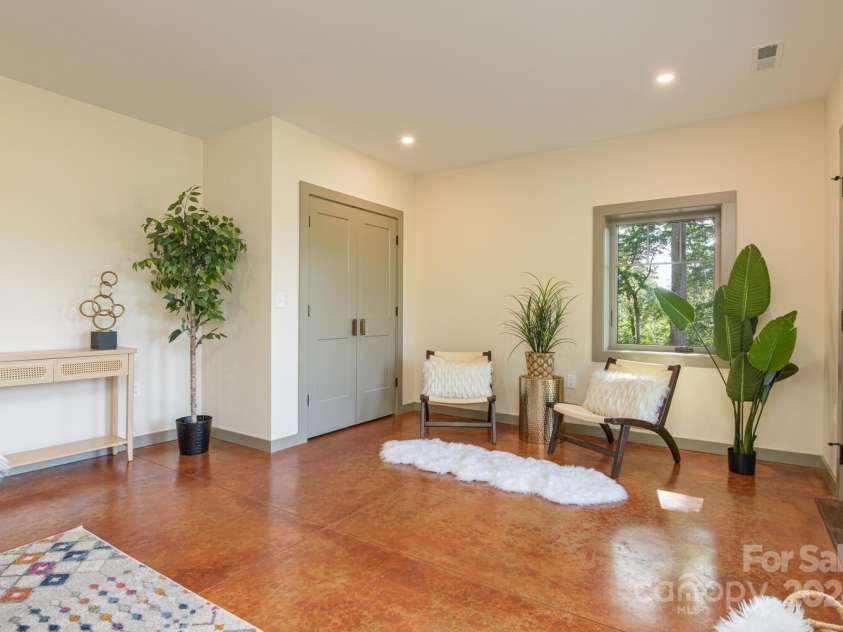 171 Abundance Run, Asheville, NC 28805.  MLS# CAR4145601, YatesRealty ID 107. 