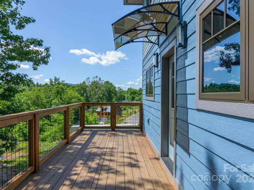 171 Abundance Run, Asheville, NC 28805.  MLS# CAR4145601, YatesRealty ID 107. 