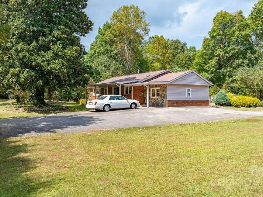 489 Ned Mcgimsey Road, Nebo, NC 28761.  MLS# CAR4306393, YatesRealty ID 107. 