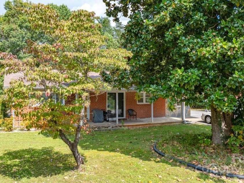 489 Ned Mcgimsey Road, Nebo, NC 28761.  MLS# CAR4306393, YatesRealty ID 107. 