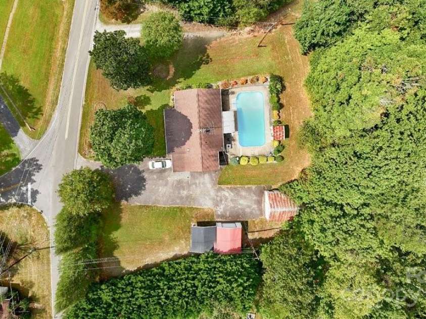 489 Ned Mcgimsey Road, Nebo, NC 28761.  MLS# CAR4306393, YatesRealty ID 107. 