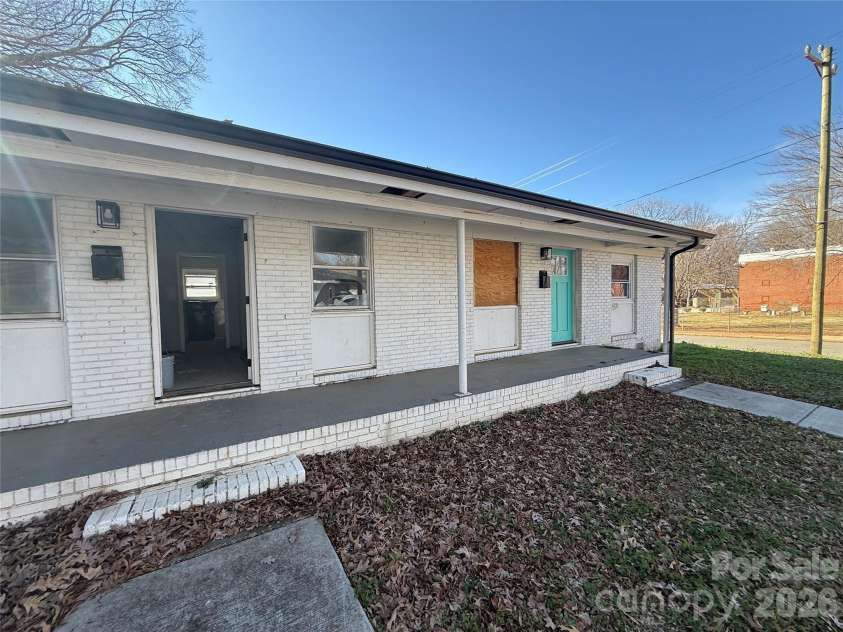 2427 Carmine Street, Charlotte, NC 28206.  MLS# CAR4339842, YatesRealty ID 1070. 2425-2427-2429