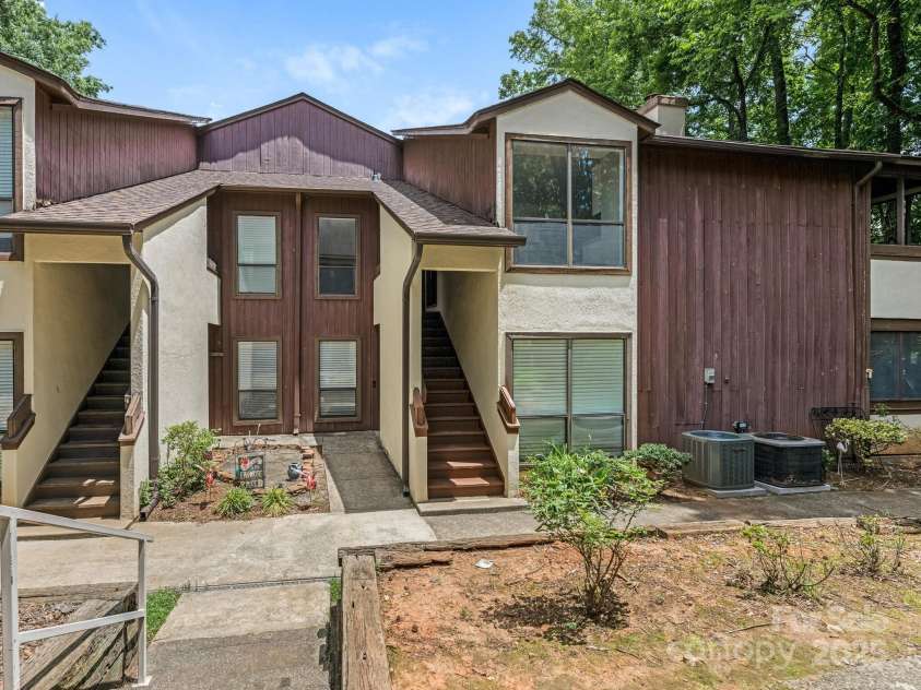 7378 Winery Lane, Charlotte, NC 28227.  MLS# CAR4146515, YatesRealty ID 1070. 
