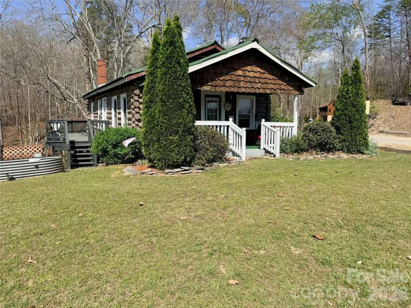 3695 NC 9 Highway, Mill Spring, NC 28756.  MLS# CAR4364501, YatesRealty ID 10700. Cottage