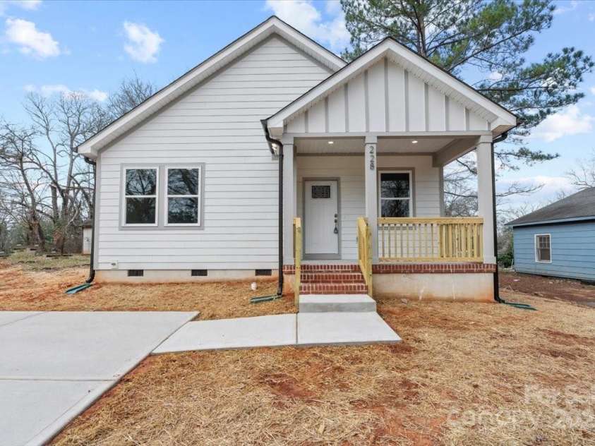 228 Chestnut Street, Shelby, NC 28150.  MLS# CAR4220800, YatesRealty ID 10701. 